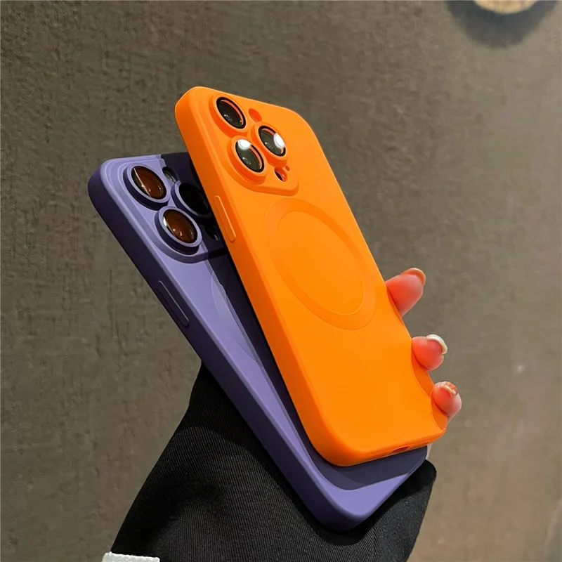 Custodia per iPhone 15 Pro Max compatibile con MagSafe Custodia in silicone liquido per telefono con protezione per lenti in vetro temperato - Arancione