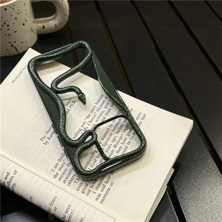 For iPhone 16 Pro Bumper Case Hollow Snake Design TPU Phone Cover - Blackish Green