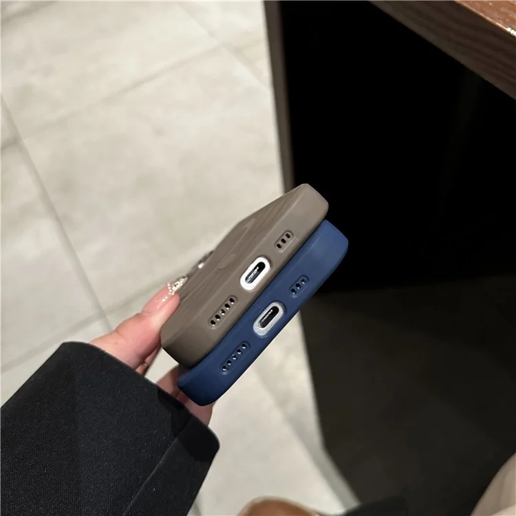Étui pour iPhone 16 Pro Compatible avec MagSafe Cadre de Lentille Métallique Antichoc Coque de Téléphone en TPU - Café