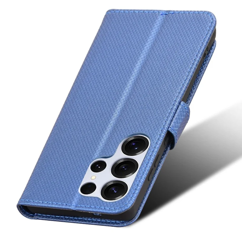 Zijdeachtig Blauw Lederen Portemonnee Hoesje met Diamantstructuur voor Samsung Galaxy S25 Ultra - PU Leer en TPU Materiaal met Magnetische Sluiting en Opvouwbare Stand