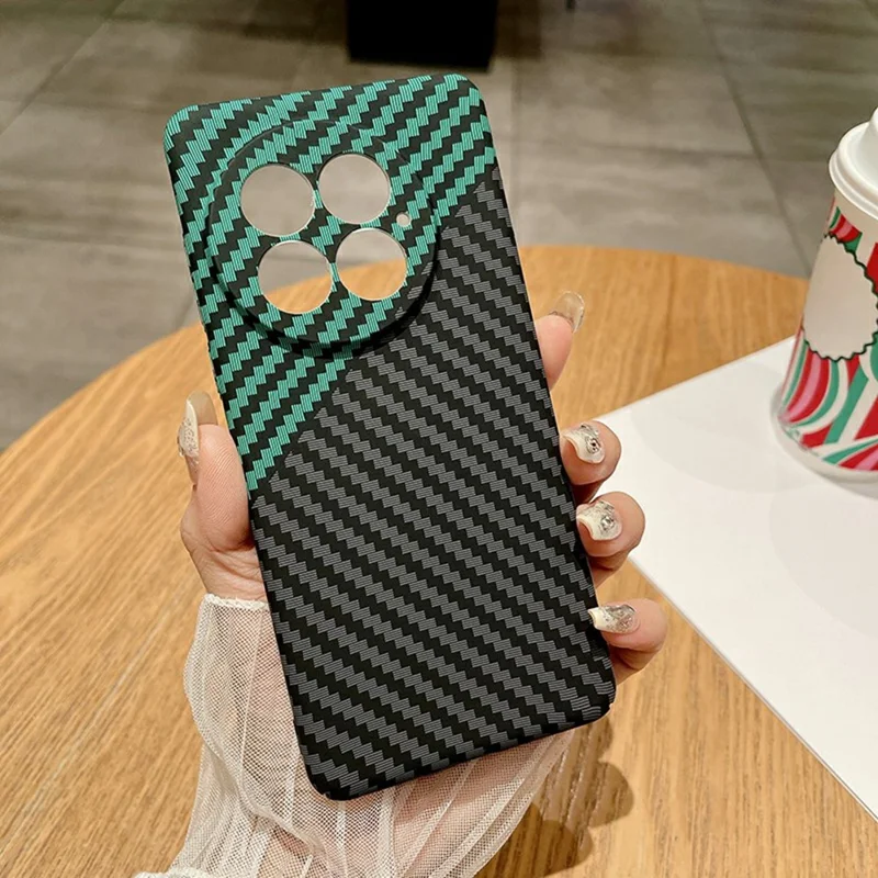 For OnePlus 13 Case Hard PC Phone Cover Carbon Fiber Texture Drop Proof - Black  /  Green
