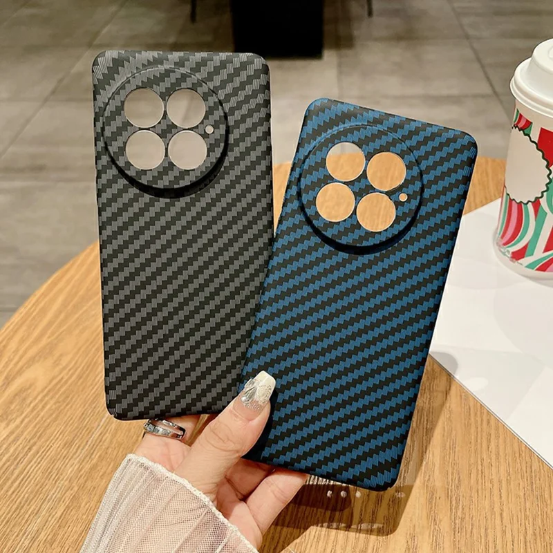 For OnePlus 13 Case Hard PC Phone Cover Carbon Fiber Texture Drop Proof - Black  /  Green