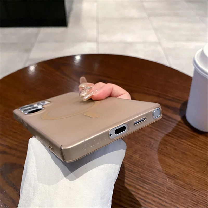 For Samsung Galaxy A06 4G Magnetic Case Frosted PC Phone Cover - Transparent White