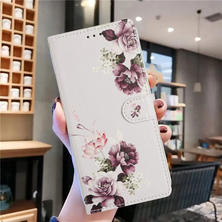 For Google Pixel 9 Pro  /  Pixel 9 Wallet Phone Case PU Leather Flip Cover with Stand Card Holder Painted Design - Cross Rose