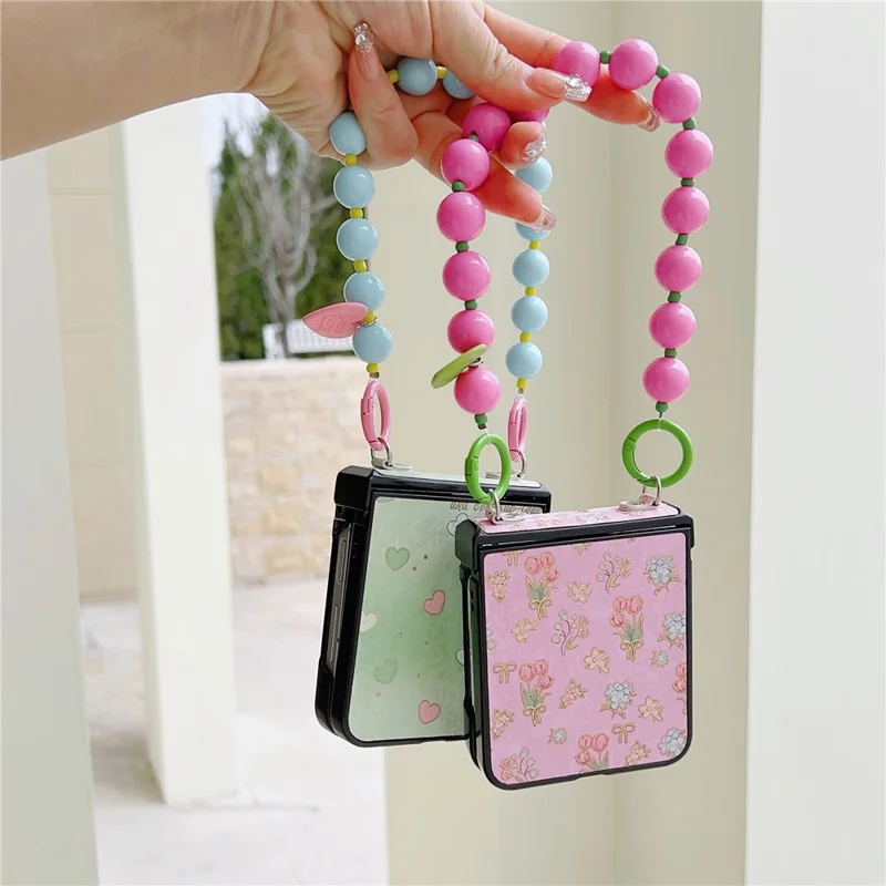 For Samsung Galaxy Z Flip7 FE 5G / Z Flip6 5G Case Anti Drop PC + PU Phone Back Cover with Beaded Strap Pattern Design - Green Heart