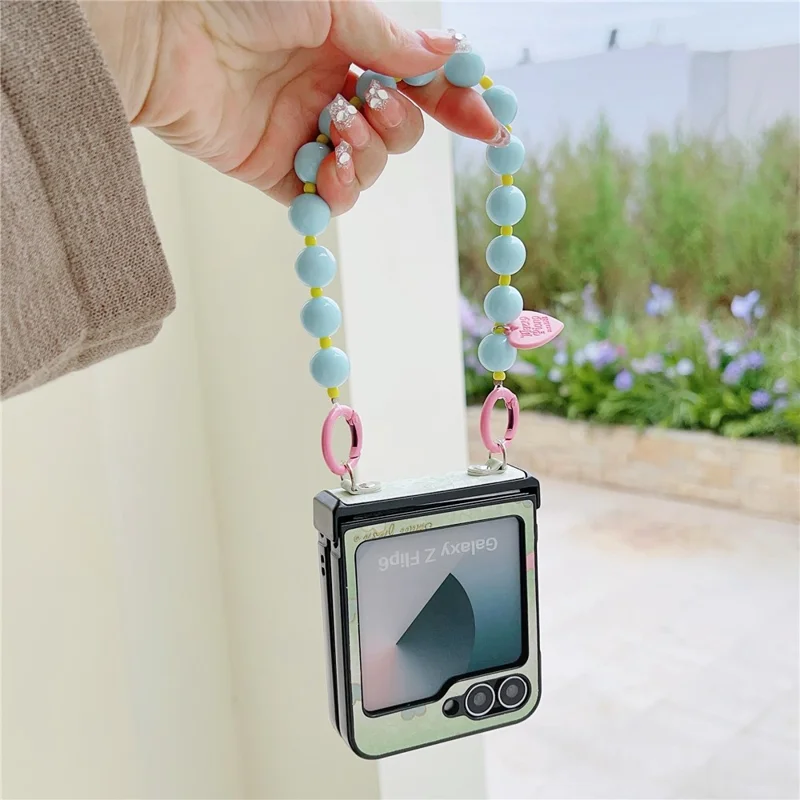 For Samsung Galaxy Z Flip7 FE 5G / Z Flip6 5G Case Anti Drop PC + PU Phone Back Cover with Beaded Strap Pattern Design - Green Heart
