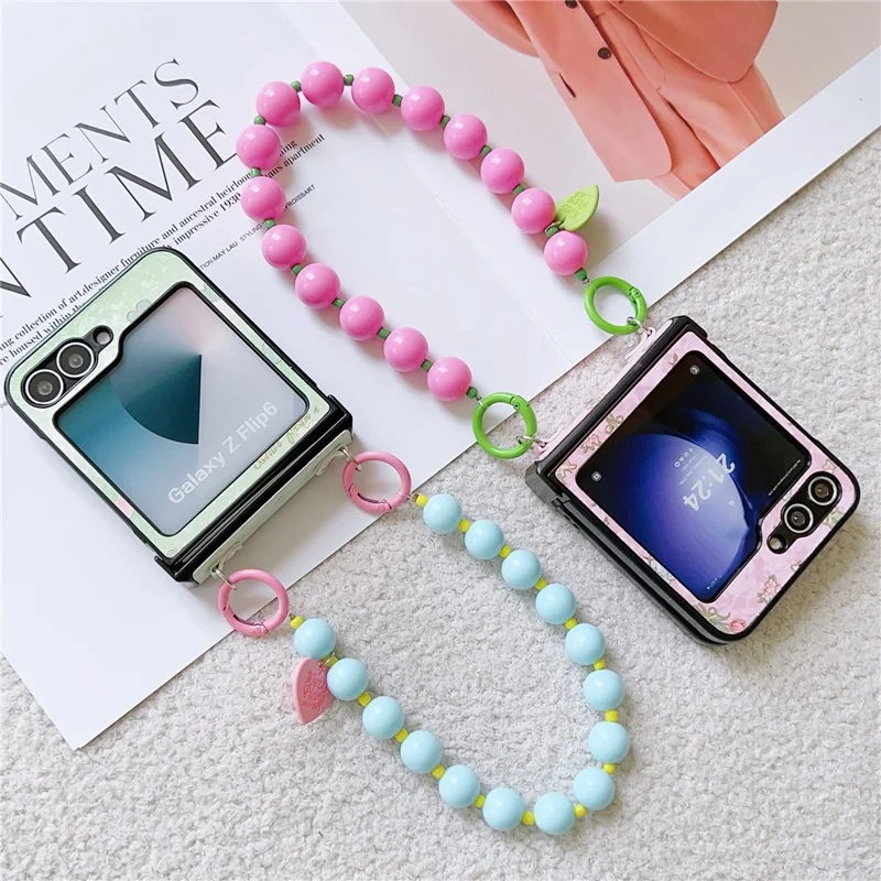 For Samsung Galaxy Z Flip7 FE 5G / Z Flip6 5G Case Anti Drop PC + PU Phone Back Cover with Beaded Strap Pattern Design - Green Heart