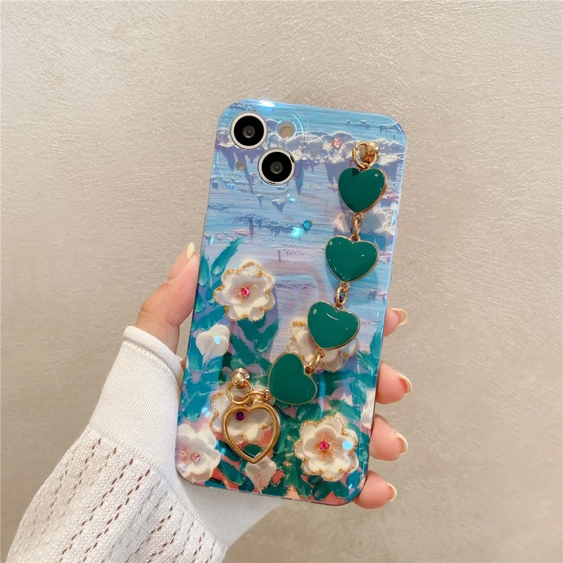 For iPhone 15 Case with Heart Strap Floral Pattern IMD TPU Phone Back Cover Rhinestone Decor - White Flower