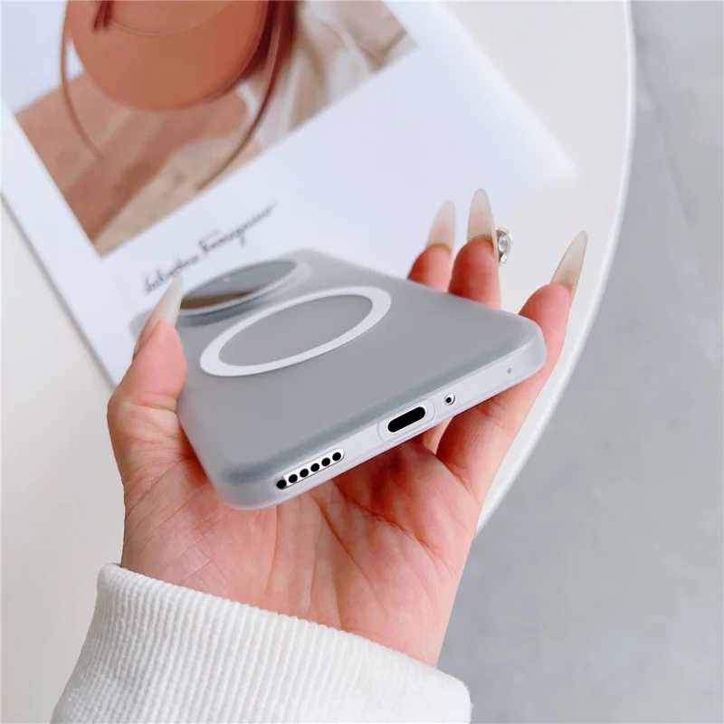 For Honor Magic7 Pro 5G Magnetic Case Matte Hard PC Phone Cover - Transparent