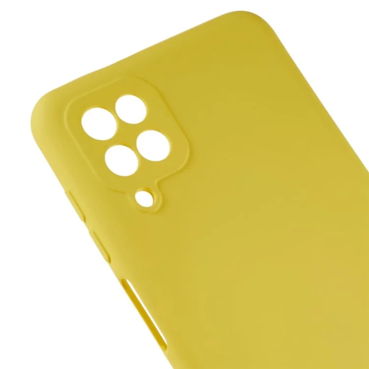 Para Samsung Galaxy A12 / M12 / A12 Nacho 4G Textura de silicona líquida Celphone a prueba de caídas Cubierta 2.0mm Borde de arco grueso Funda de TPU - Amarillo