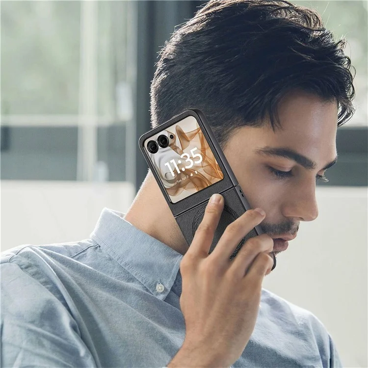 Чехол для Motorola Razr 50 5G, совместимый с MagSafe, из джинсовой ткани с кожаной текстурой + PC противоударный чехол для телефона - Черный