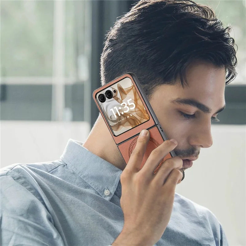 Til Motorola Razr 50 5G Etui Kompatibelt med MagSafe, Læder med jeansstruktur - Brun