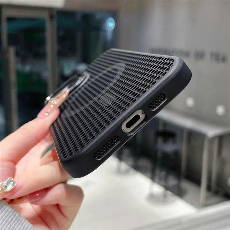 Pour iPhone 16 Pro Étui Magnétique avec Maille Électroplaquée Dissipation Thermique TPU+PC Coque Arrière de Téléphone - Noir