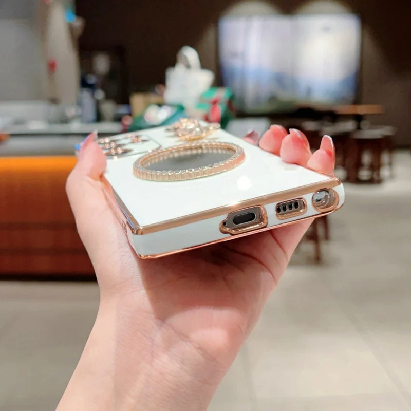 For Samsung Galaxy S24 Ultra Case Love Heart Pattern Electroplated TPU Phone Cover with Small Bear and Mirror - Blue