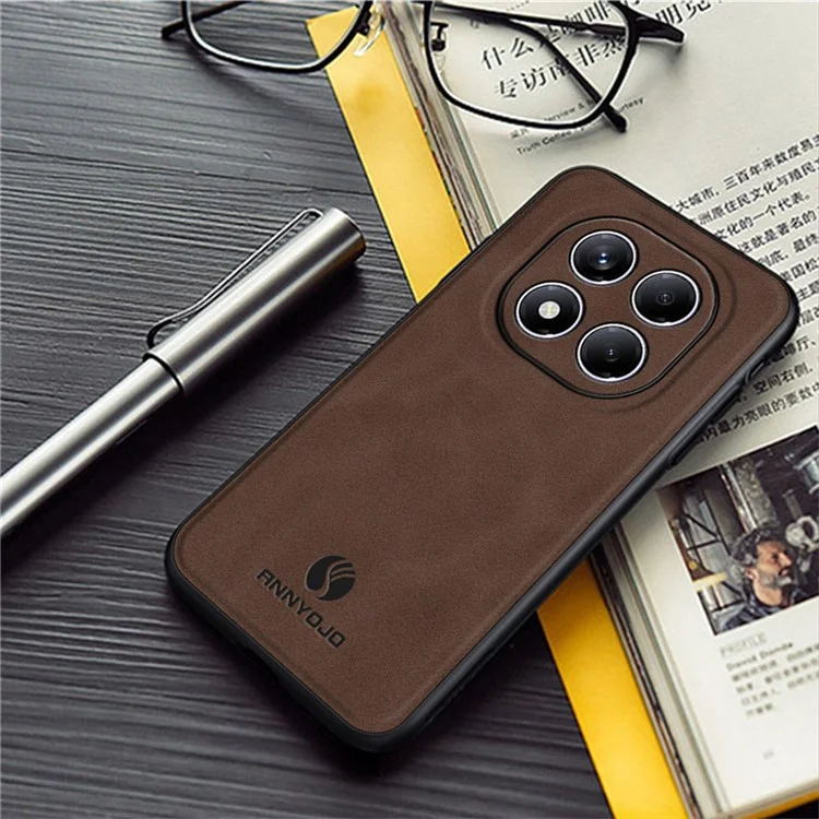 Funda ANNYOJO para Xiaomi Redmi Note 14 Pro 4G de Cuero PU + PC + TPU Antigolpes - Marrón