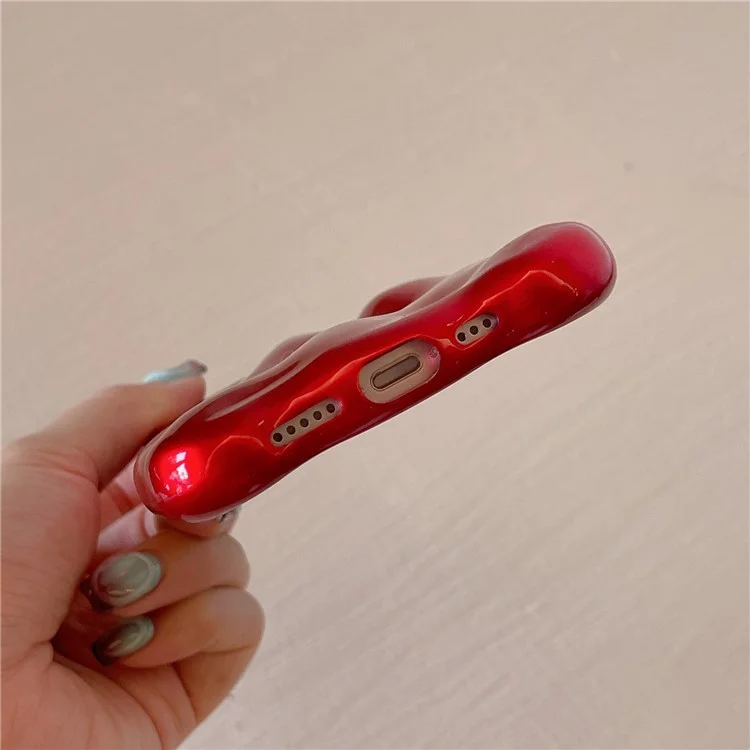 Funda Navideña Roja para iPhone 14 - Carcasa de TPU con Bordes Ondulados