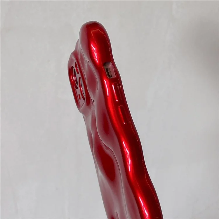 Funda Navideña Roja para iPhone 14 - Carcasa de TPU con Bordes Ondulados