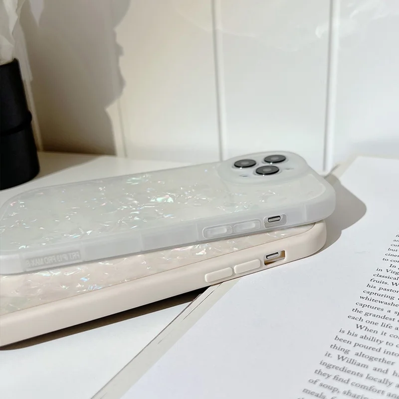 For iPhone 15 Pro Max TPU Case with Shell Pattern Shockproof Phone Back Cover - Transparent White