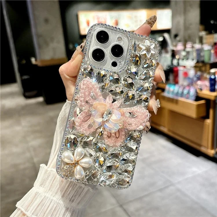 Чехол для iPhone 15 Pro Max со стеклянными стразами с узором в виде бабочки из ТПУ - Розовый