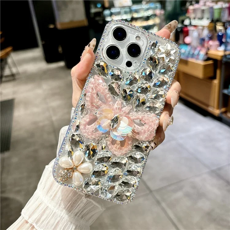 Чехол для iPhone 15 Pro Max со стеклянными стразами с узором в виде бабочки из ТПУ - Розовый