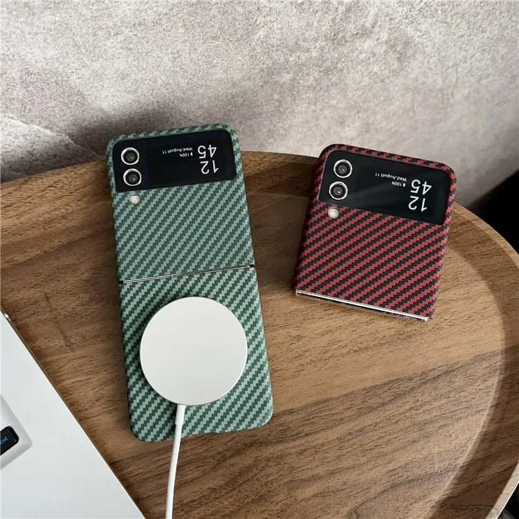 Funda magnética para Samsung Galaxy Z Flip4 5G, textura de fibra de carbono, delgada y a prueba de golpes, cubierta de PC - Rojo