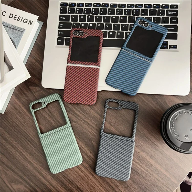 Capa Magnética para Samsung Galaxy Z Flip3 5G com Textura de Fibra de Carbono, Slim, à Prova de Choque, em PC - Vermelho
