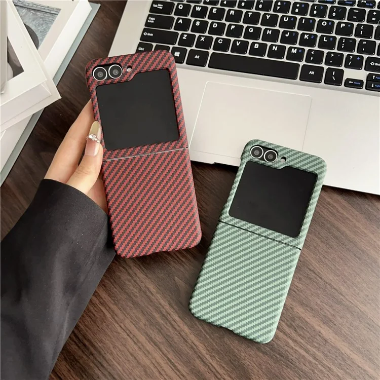 Capa Magnética para Samsung Galaxy Z Flip3 5G com Textura de Fibra de Carbono, Slim, à Prova de Choque, em PC - Vermelho