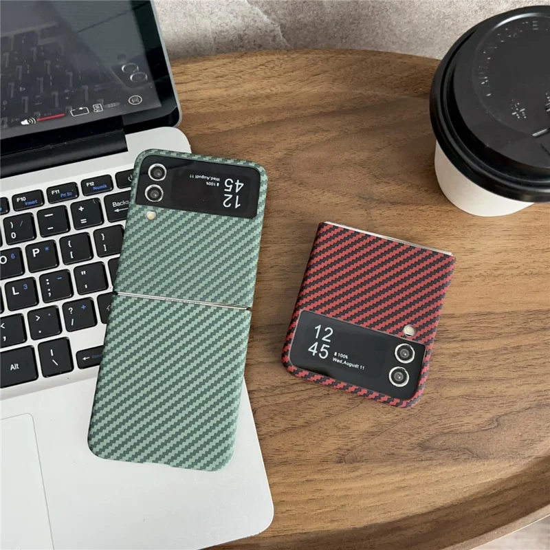 Capa Magnética para Samsung Galaxy Z Flip6 5G com Textura de Fibra de Carbono, Slim à Prova de Choque, PC - Vermelho