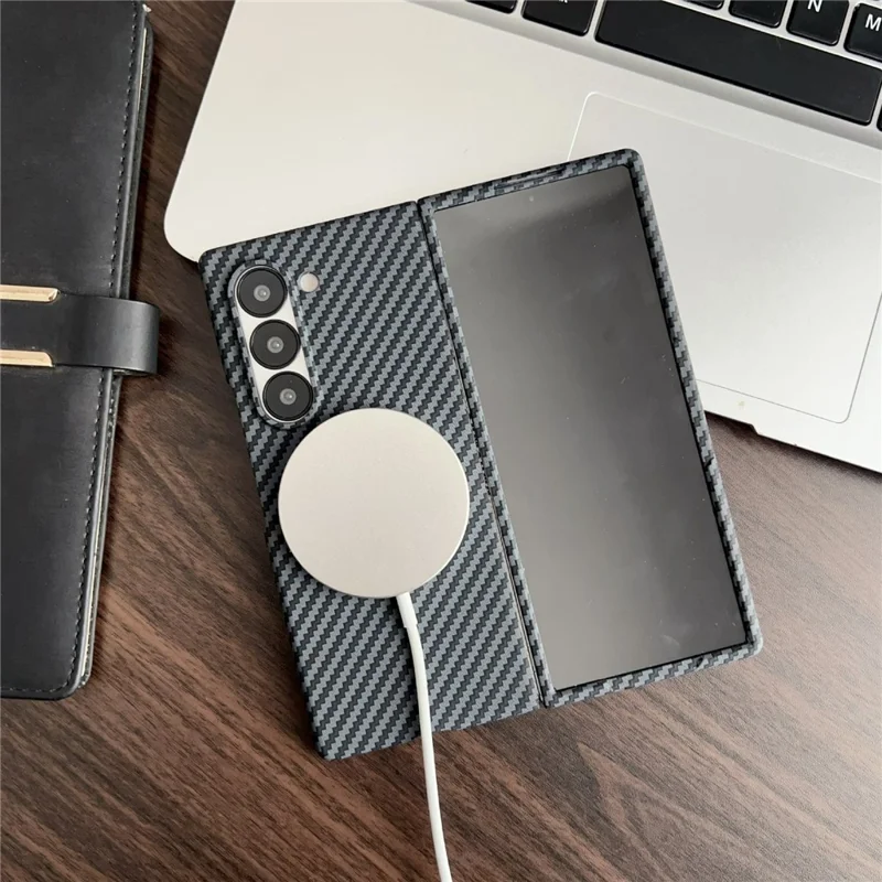 Funda Magnética para Samsung Galaxy Z Fold4 5G con Textura de Fibra de Carbono, Tapa Protectora de Teléfono de PC con Protector de Pantalla - Negro