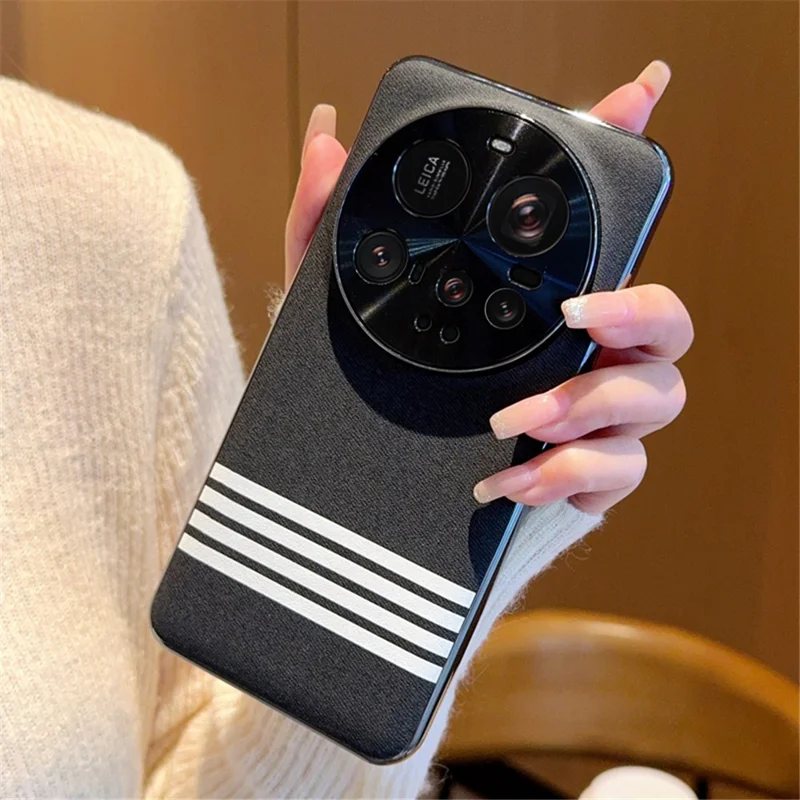 Xiaomi 15 Ultra-hoesje met stofstructuur, vier lijnen ontwerp, gegalvaniseerd PC+PU rugpaneel - Zwart