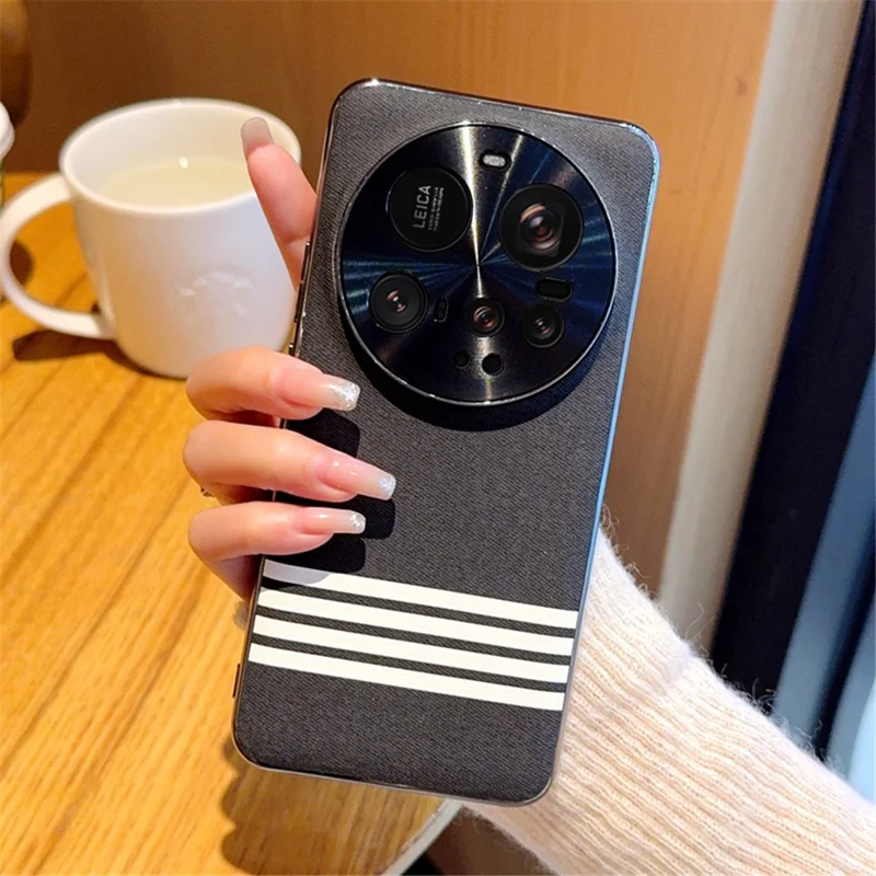 Xiaomi 15 Ultra-hoesje met stofstructuur, vier lijnen ontwerp, gegalvaniseerd PC+PU rugpaneel - Zwart