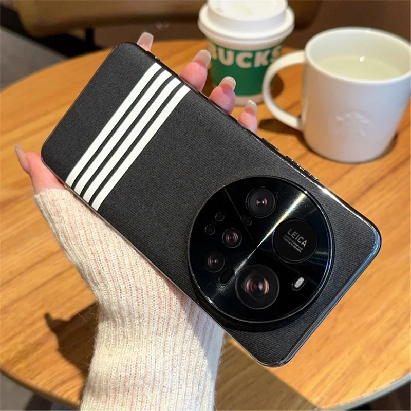 Xiaomi 15 Ultra-hoesje met stofstructuur, vier lijnen ontwerp, gegalvaniseerd PC+PU rugpaneel - Zwart