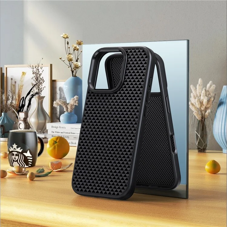 Funda IPAKY para iPhone 16 Pro con Textura de Fibra de Carbono PC + TPU Antichoque - Negro Titanio