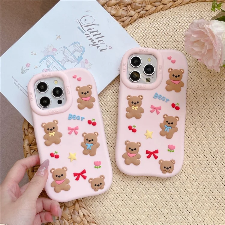 Capa de Silicone para iPhone 16 Pro Max à Prova de Choque Antiderrapante com Design Fofo de Cinco Ursinhos na Parte Traseira do Celular