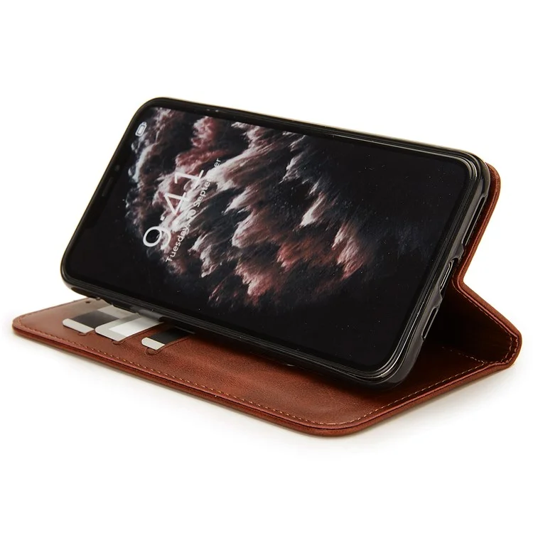 Чехол-книжка для iPhone 16e с оленем Lucky Deer и магнитным замком, кожаный кошелек - Коричневый