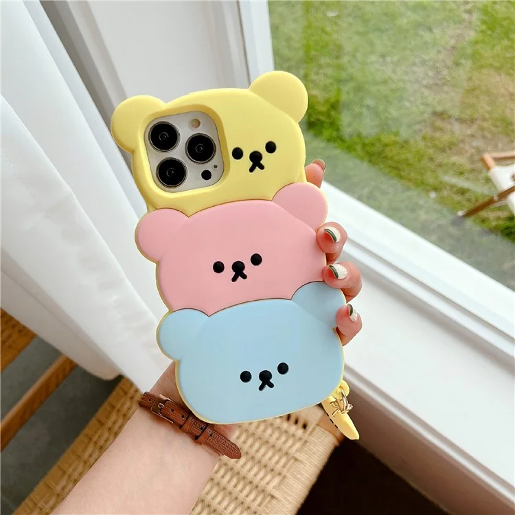 Funda de Silicona para iPhone 16 Pro Max con Diseño de Tres Ositos Adorables, Resistente a Golpes, con Colgante Decorativo