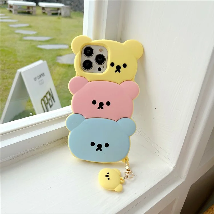 Funda de Silicona para iPhone 16 Pro Max con Diseño de Tres Ositos Adorables, Resistente a Golpes, con Colgante Decorativo