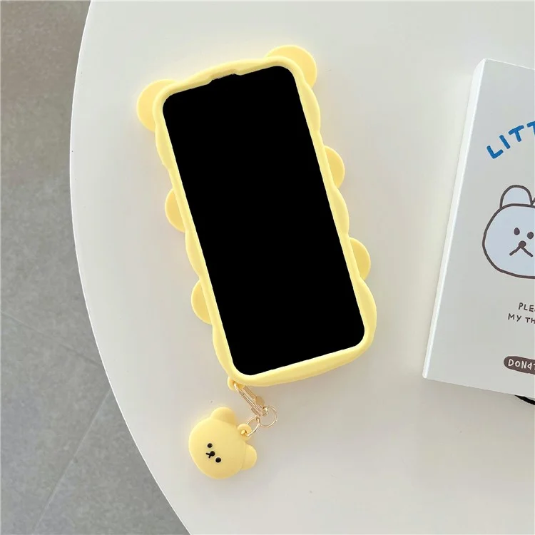 Funda de Silicona para iPhone 16 Pro Max con Diseño de Tres Ositos Adorables, Resistente a Golpes, con Colgante Decorativo