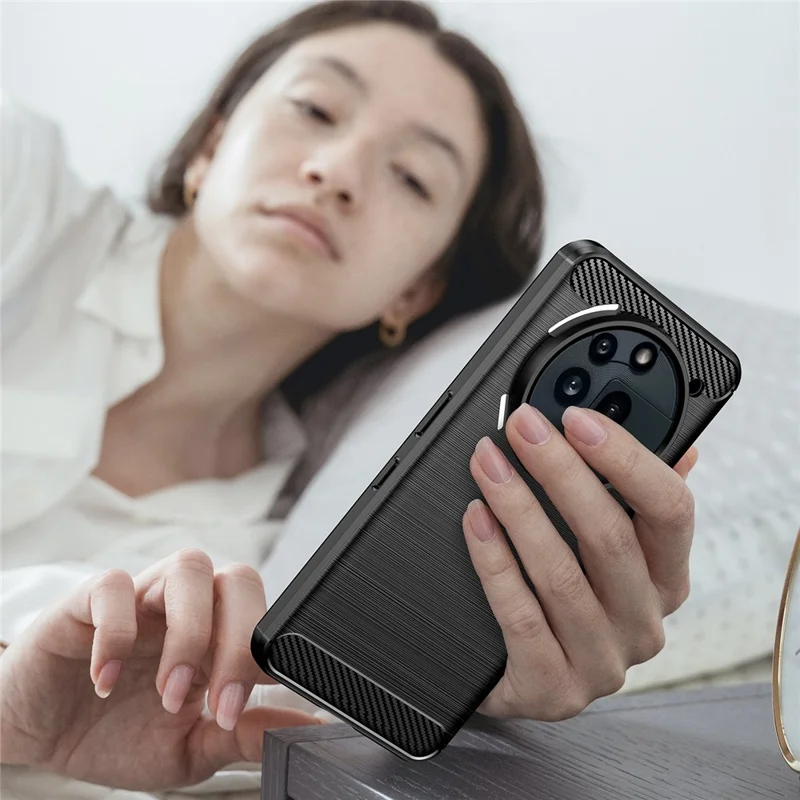 Чехол для Nothing Phone (3a) Pro с защитой и текстурой углеродного волокна с эффектом щеточной обработки - Черный