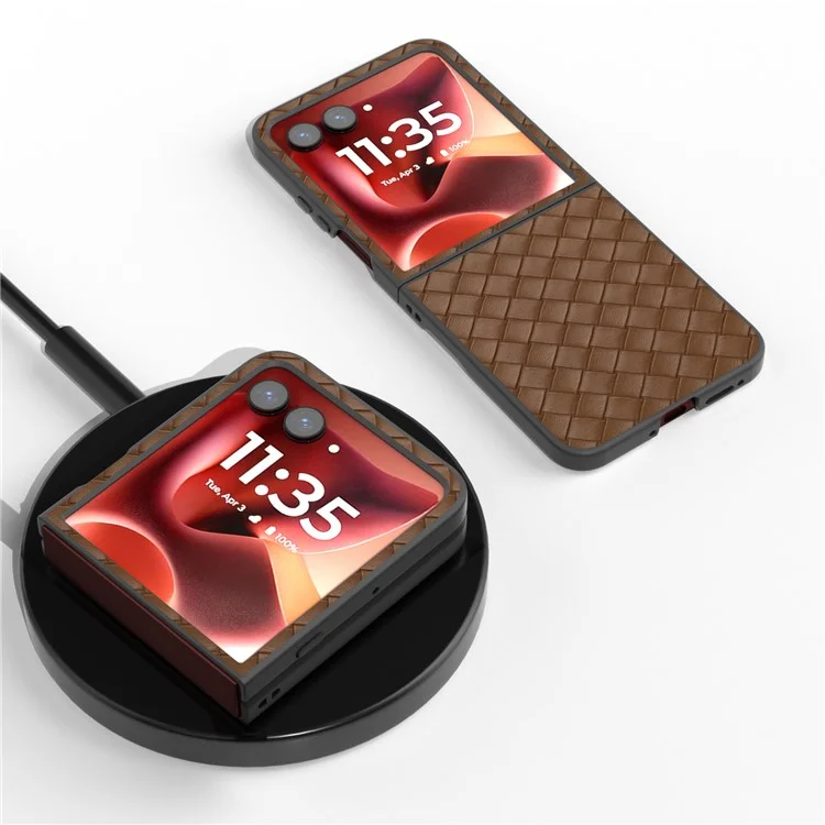 Чехол для Motorola Razr 60 Ultra с текстурой плетения, из ПК, покрытый искусственной кожей - Коричневый