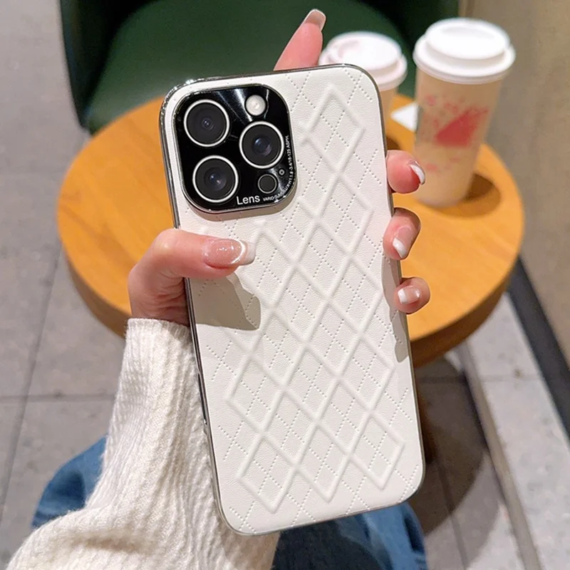 For iPhone 15 Pro Max Case Electroplated Silver Edge Rhombus Pattern PC + PU Leather Phone Back Cover - White