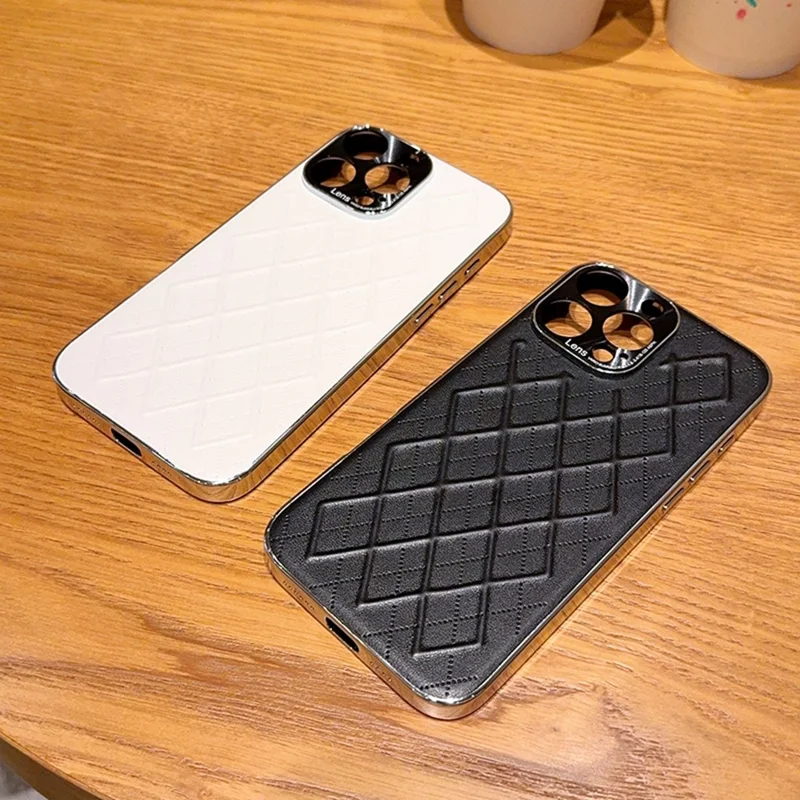 For iPhone 15 Pro Max Case Electroplated Silver Edge Rhombus Pattern PC + PU Leather Phone Back Cover - White