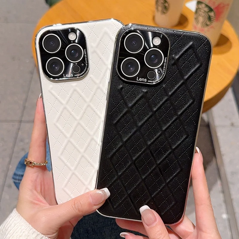 For iPhone 15 Pro Max Case Electroplated Silver Edge Rhombus Pattern PC + PU Leather Phone Back Cover - White
