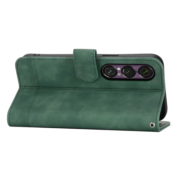 DIERFENG DF-03 Funda de Piel Tipo Cartera con Líneas Impresas para Sony Xperia 1 VII - Verde