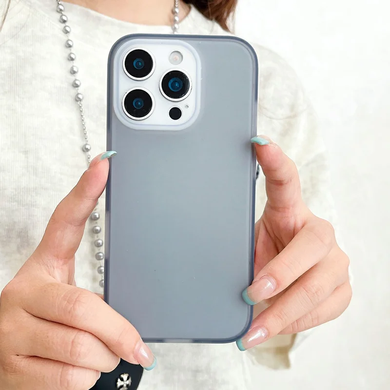 Voor iPhone 16 Pro hoesje slank siliconen telefoon achterkant anti-vingerafdruk - Grijs
