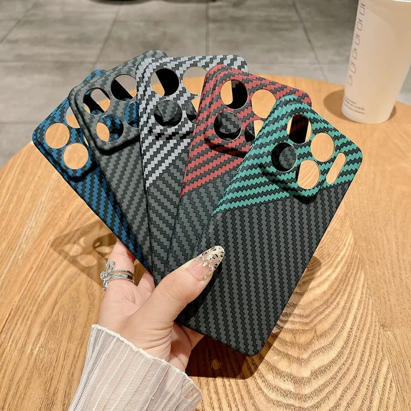Funda Xiaomi 15S Pro Rígida de PC con Textura de Fibra de Carbono Antigolpes - Negro / Blanco