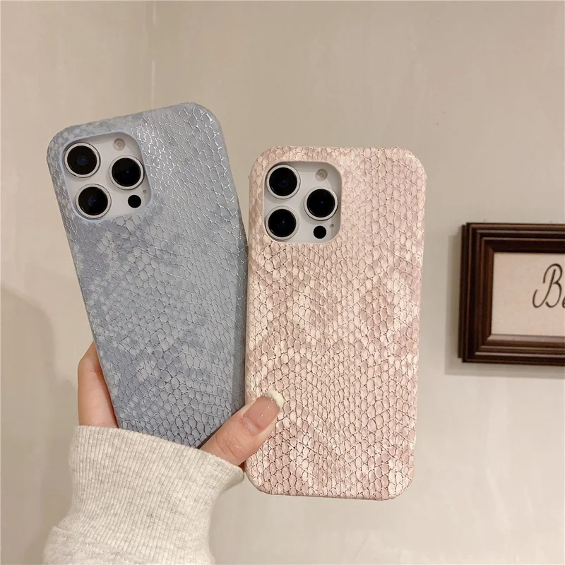 For iPhone 15 Pro Case Gold Thread Lacquered Snake Texture PU + PC Phone Back Cover - White