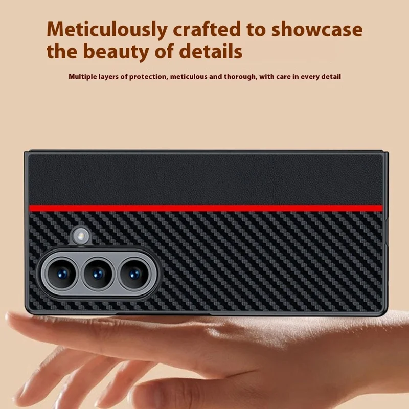 Funda de Samsung Galaxy Z Fold7 5G con Textura de Fibra de Carbono, Cuero + PC Antideslizante, Tapa Plegable para Teléfono - Negro / Rojo