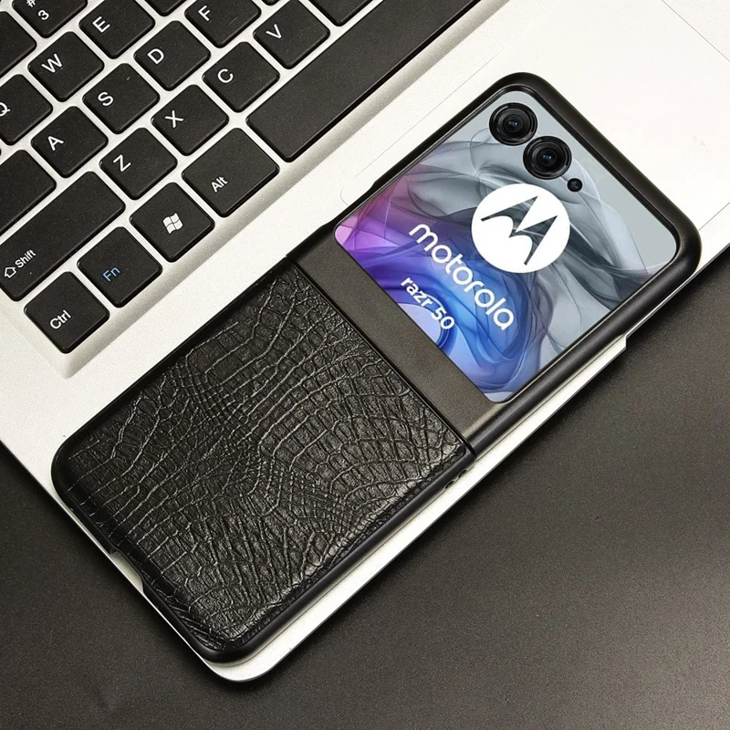 Чехол для Motorola Razr 60 с текстурой крокодиловой кожи, жесткий пластиковый чехол с кожаным покрытием - Черный