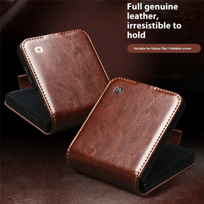 QIALINO Funda de Cuero Auténtico de Vaca con Soporte y Portarretratos para Samsung Galaxy Z Flip7 5G - Marrón